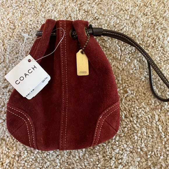 🆕FIRM🌟BNWT COACH Suede Wristlet- Retired style - Picture 2 of 4